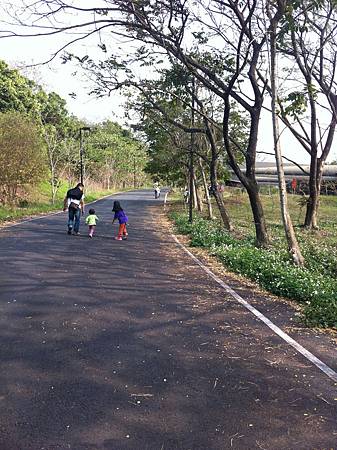 南化水庫~源之旅休閒公園之走到腳酸 - 小雞哥vs小豬妹 - 痞客 ...