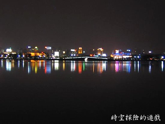 夜晚的斷橋