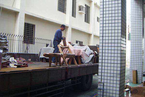 千呼萬喚使出來....我們終於跨過大武山了 千呼萬喚使出來....我們終於跨過大武山了