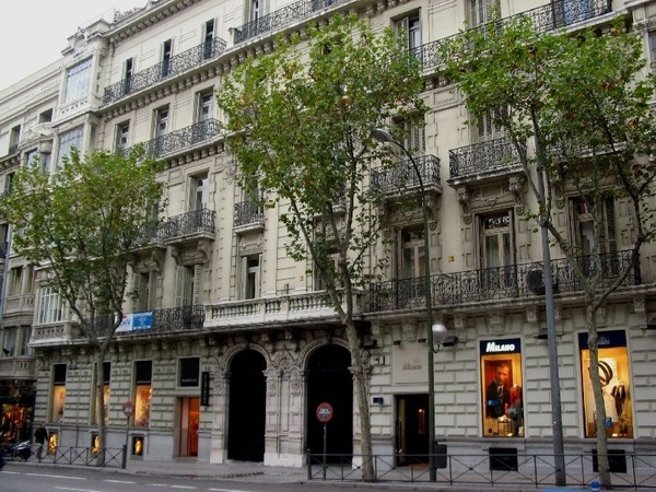 Louis Vuitton Madrid Serrano - Leather goods store in Madrid, Spain