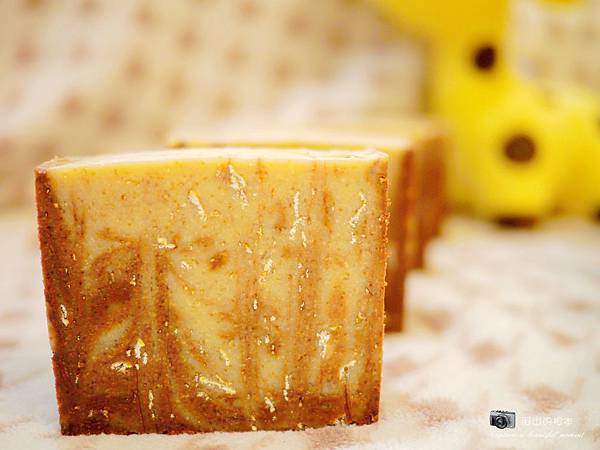 蜂蜜燕麥牛奶皂049-wm.JPG