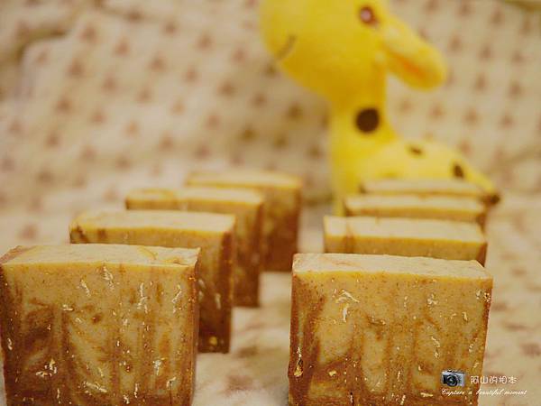 蜂蜜燕麥牛奶皂051-wm.JPG