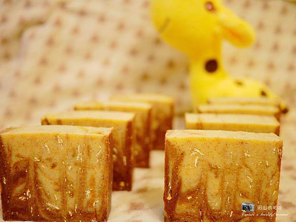 蜂蜜燕麥牛奶皂052-wm.JPG