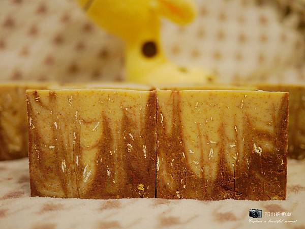 蜂蜜燕麥牛奶皂057-wm.JPG