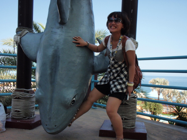 我弟幫我拍完這兩張,馬上說他不認識我。。