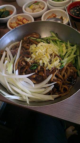 招牌海鮮黑麵 招牌海鮮黑麵
