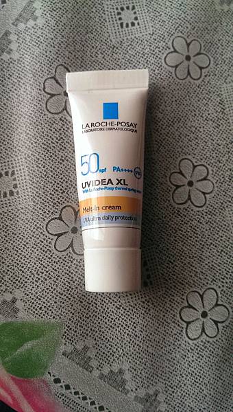 【LA ROCHE-POSAY理膚寶水 / 全護清爽防曬液UVA PRO 潤色SPF50/PPD33】