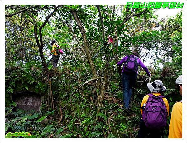 月眉山四腳亭砲台11.JPG