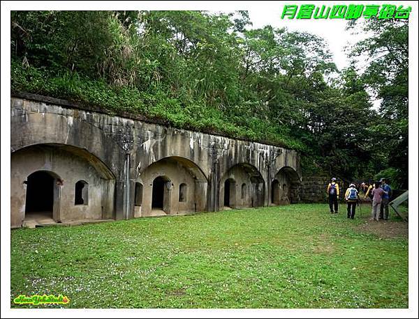 月眉山四腳亭砲台16.JPG