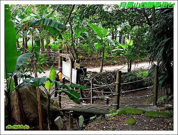 月眉山四腳亭砲台19.JPG