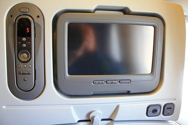 機上個人娛樂系統也不同