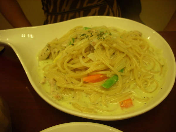 奶油雞肉義大利麵