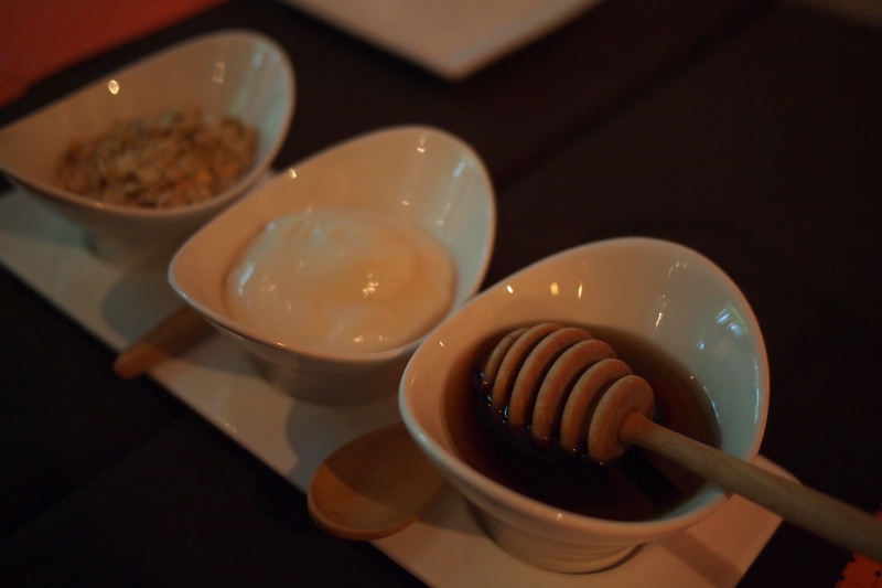 0904 (01) Maya Villa有附早餐, 餐廳就在隔壁