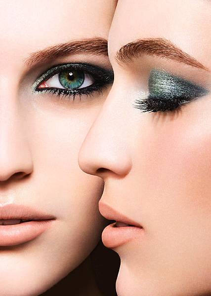 Chanel-Les-4-Ombres-image_Chanel-Eye-Makeup-Charts