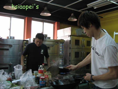 090509四月在廚房1--冠宏阿昌.jpg 090509四月在廚房1--冠宏阿昌.jpg