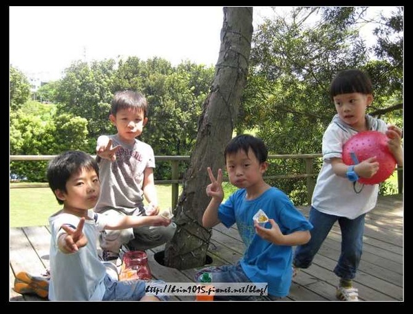樹屋吃果凍.jpg 樹屋吃果凍.jpg