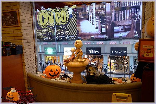 上樓就看到萬聖節造型的布景