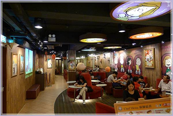 牆壁 天花板 都是史努比