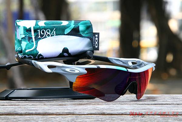 Oakley Radarlock Path 30 Years Sport Special Edition Oakley Radarlock Path 30 Years Sport Special Edition