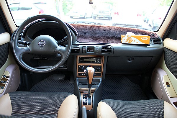 華南汽車中古車二手車小型車 05年nissan 日產march 1300cc 芥末綠 Sum華南汽車廣場 Pchome 個人新聞台