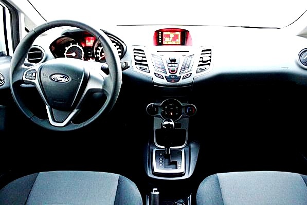 華南汽車中古車二手車小型車 11年fiesta 白色1400cc Sum華南汽車廣場 Pchome 個人新聞台