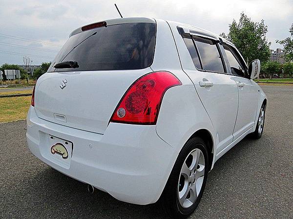 華南汽車中古車二手車小型車 2007 Suzuki 鈴木swift 白色1500cc Sum華南汽車廣場 Pchome 個人新聞台