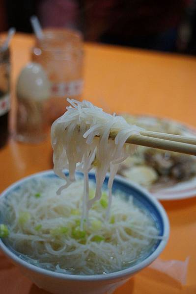 台北美食推薦-信義線東門站-好吃的＂黃媽媽米粉湯＂（食尚玩家推薦）