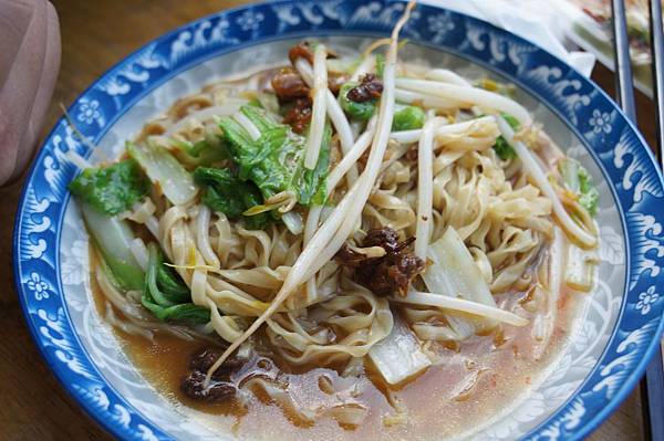 金山美食推薦-飄香50年的"121排骨麵泡菜麵"