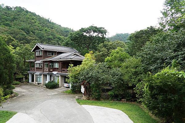 南投住宿推薦-入住埔里桃米生態村的樟木香民宿＂埔里佳園民宿＂