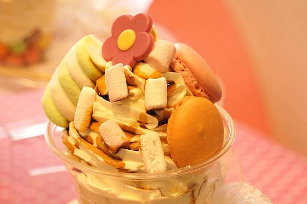 台北特色冰淇淋-BonBon Planet。韓國冰淇淋mix法式甜點的創意冰品