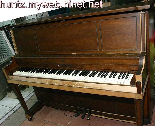 高雄鋼琴調音搬運維修回收購中古YAMAHA數位鋼琴二手KAWAI電子琴Roland