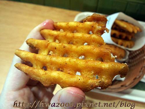 20110529 MOS 格子薯餅 20110529 MOS 格子薯餅