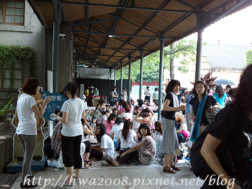 20110702,蓆地而坐排隊的日飯 20110702,蓆地而坐排隊的日飯