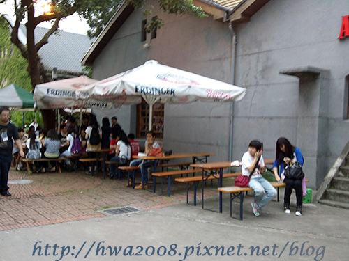 20110702,Legacy入口附近的Alleycat's,露天蓬 20110702,Legacy入口附近的Alleycat's,露天蓬