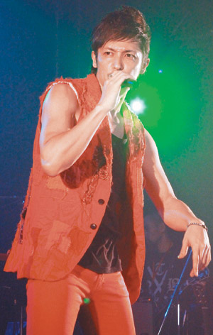 20110702,演唱會第一套服裝:紅色主題! 20110702,演唱會第一套服裝:紅色主題!
