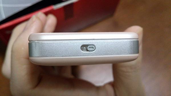 20090827 SONY Ericsson C901 粉 手機頂部 卡楯 20090827 SONY Ericsson C901 粉 手機頂部 卡楯