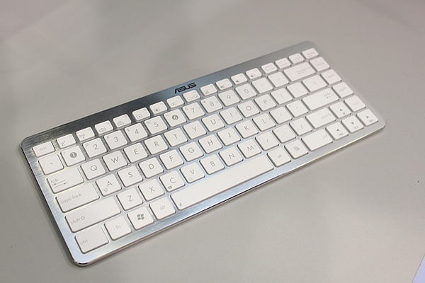 Computex 2010:華碩有Eee Pad平板電腦回敬Apple iPad Computex 2010:華碩有Eee Pad平板電腦回敬Apple iPad