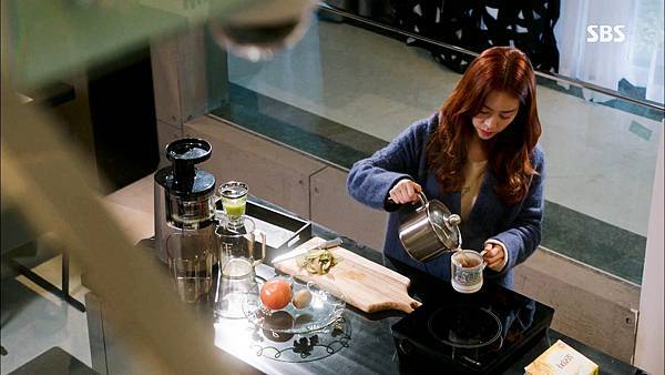 HJM_E08_034.jpg HJM_E08_034.jpg