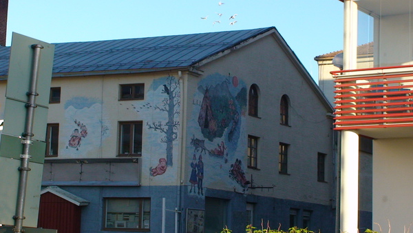 四周的房子也很有聖誕村的味道