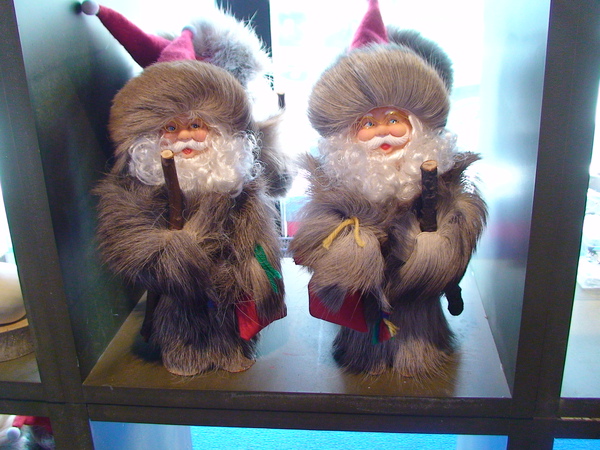 造型特殊的聖誕老人親切吧!