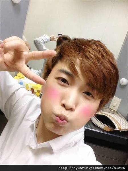 969064_557045944339176_1431385664_n