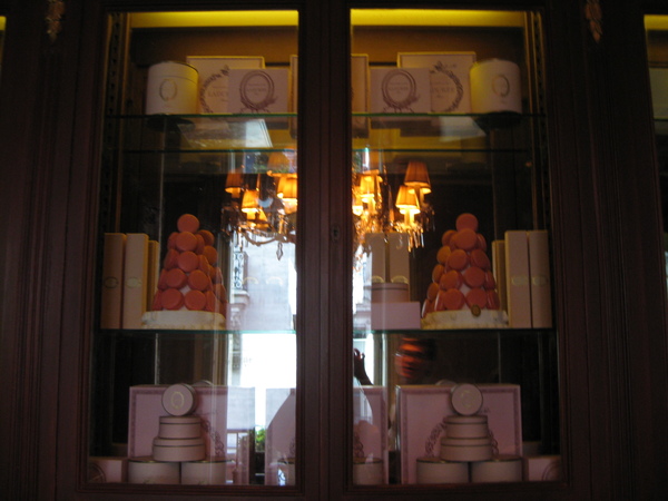 LADURÉE  macaron塔