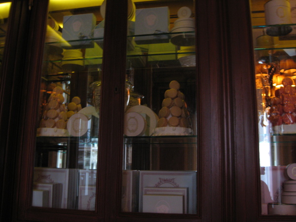 LADURÉE macaron塔