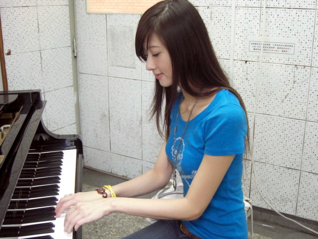 林逸欣012.jpg 林逸欣012.jpg