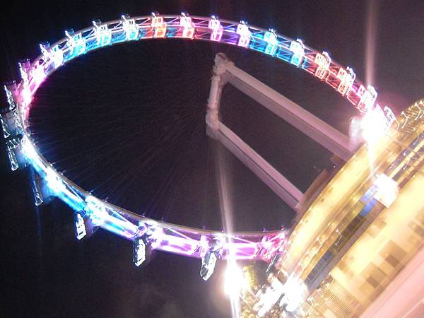 摩天輪點燈囉 摩天輪點燈囉