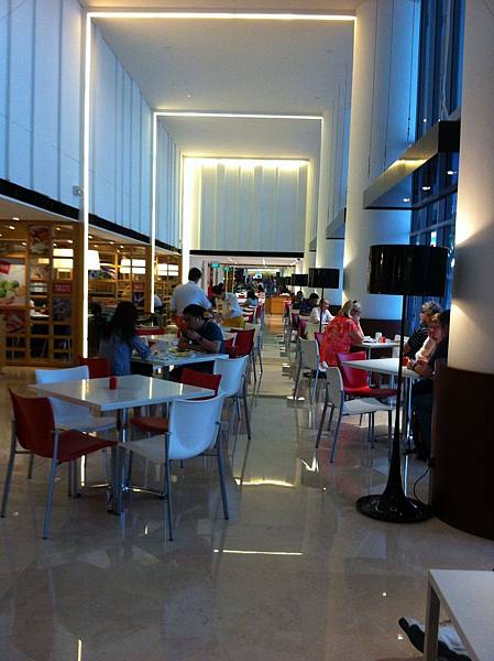 IBIS樓下的餐廳"Taste" IBIS樓下的餐廳"Taste"