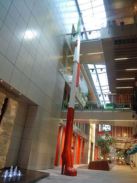 Orchard Central裡的高女士 Orchard Central裡的高女士