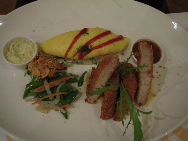 法式厚酥豬排佐雙醬歐姆雷斯