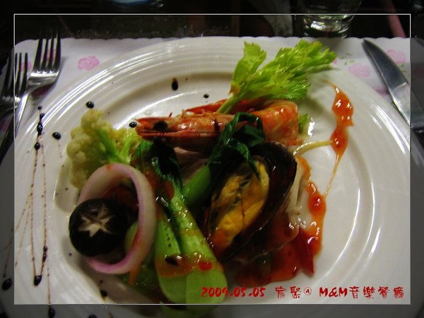 明蝦海鮮總匯,特價590 明蝦海鮮總匯,特價590