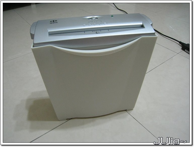 碎紙機 (2).jpg 碎紙機 (2).jpg